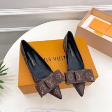 Louis Vuitton Flat Shoes